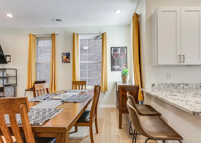 Holiday home W/ Skyline Views: Walk To Stadium! Pittsburgh
