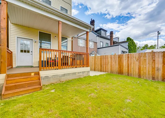 W/ Skyline Views: Walk To Stadium! Holiday home Pittsburgh